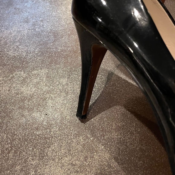 Heels - Picture 4 of 6